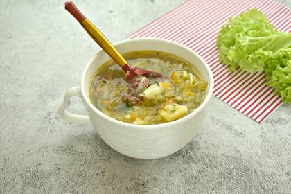 Щи с тушёнкой в мультиварке