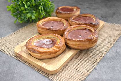 Ватрушки из слоёного теста с джемом