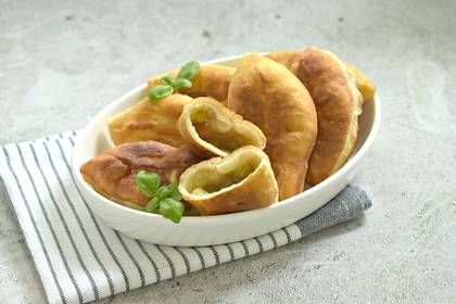 Жареные пирожки с ревенем