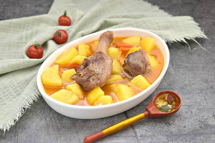Жаркое из утки с картошкой