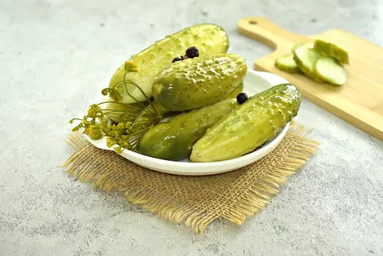 Быстрые маринованные огурцы
