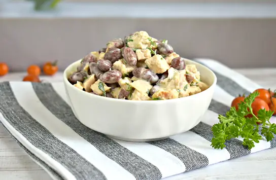 Салат «Наполи» с курицей и фасолью