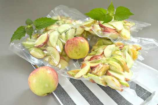 Как вакуумировать яблоки для заморозки
