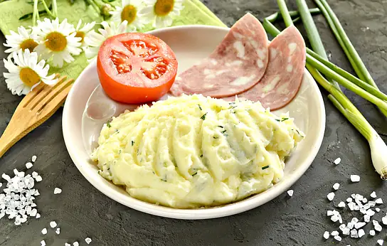 Картофельное пюре со сметаной и зеленью