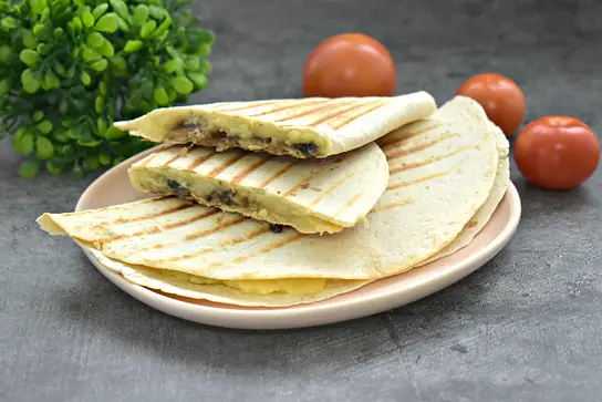 Кесадилья с картошкой и грибами