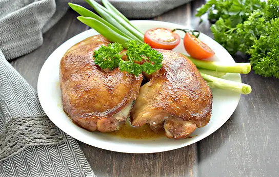 Рецепт: Ножки курицы на соли - Можно готовить на соли как целую курицу, так и ножки и бедрышки.