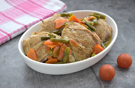 Куриные бёдра с фасолью и болгарским перцем