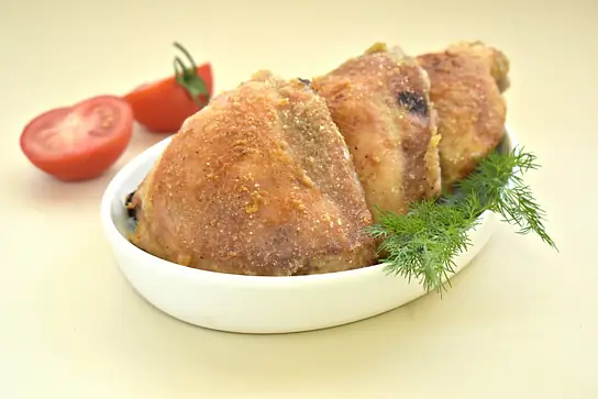 Куриные бёдра в майонезе и панировочных сухарях в духовке