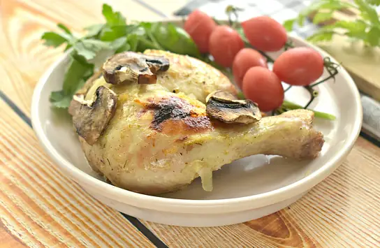 Рецепт Курица с грибами в духовке. Калорийность, химический состав и пищевая ценность.