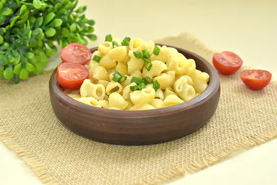 Макароны с сыром и молоком в микроволновке