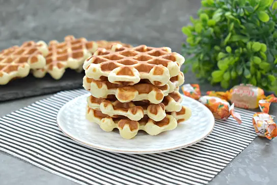 Мягкие ванильные вафли на йогурте