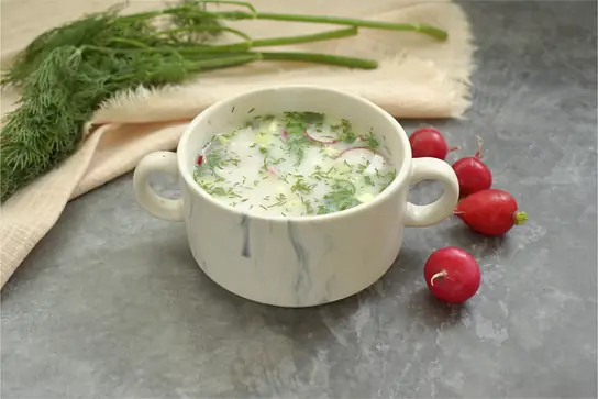 Окрошка с колбасой и огурцом на айране