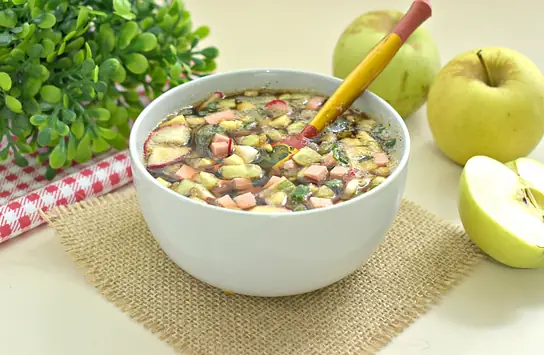 Окрошка с яблоком