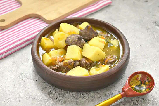 Рагу из куриной печени с картошкой и перцем