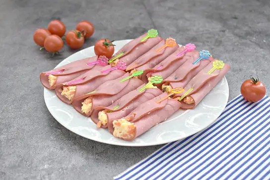 Рулетики из ветчины с сыром и корейской морковью