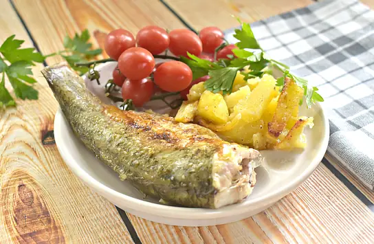 Рыба запеченная в духовке с овощами и картошкой рецепт с фото пошагово