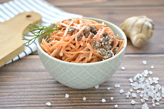 Острый салат из моркови с имбирем и чесноком: рецепт для укрепления иммунитета