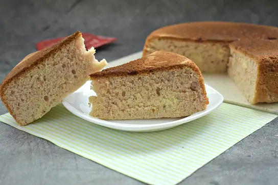 Шарлотка с джемом в мультиварке
