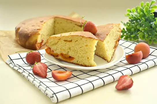 Сметанная шарлотка с абрикосами