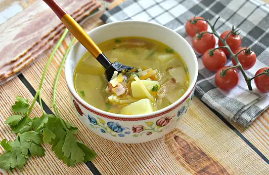 Хорошие рецепты - Суп с колбасой и вермишелью