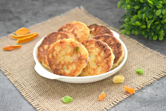 Сырники из творога с цукатами