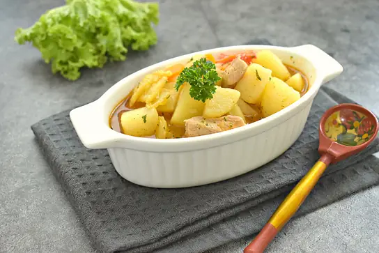 Тушёная индейка с картошкой и болгарским перцем