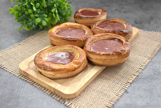 Ватрушки из слоёного теста с джемом