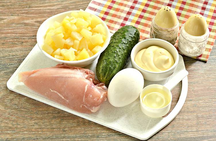 Замечательный салат с курицей и солеными огурцами – пошаговый рецепт приготовления с фото