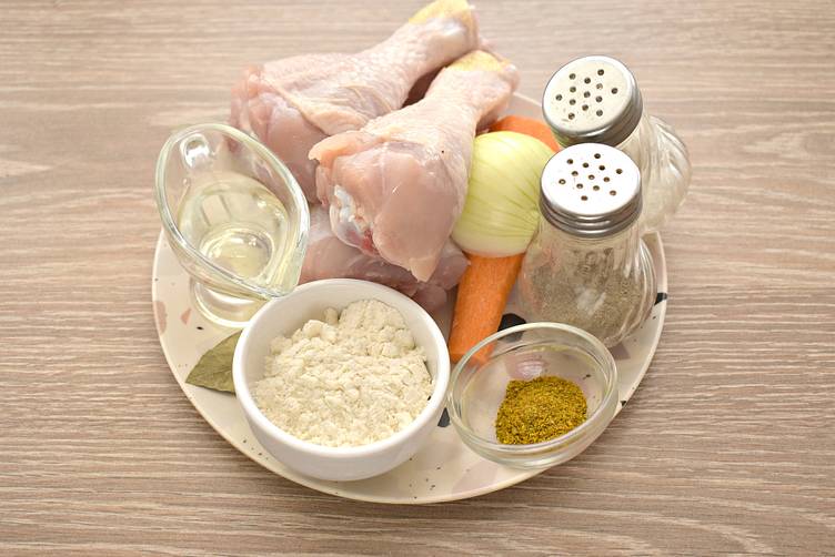 Куриные ножки в томатном соусе на сковороде - рецепт с фото