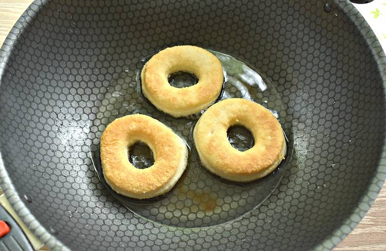 Рецепт пончиков в домашних условиях с фото на сковороде — какие продукты понадобятся